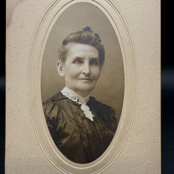 Antique Cabinet Card Photo Elderly Woman Signed Aunt Calista Oval Mount Portrait - Picture 1 of 7
